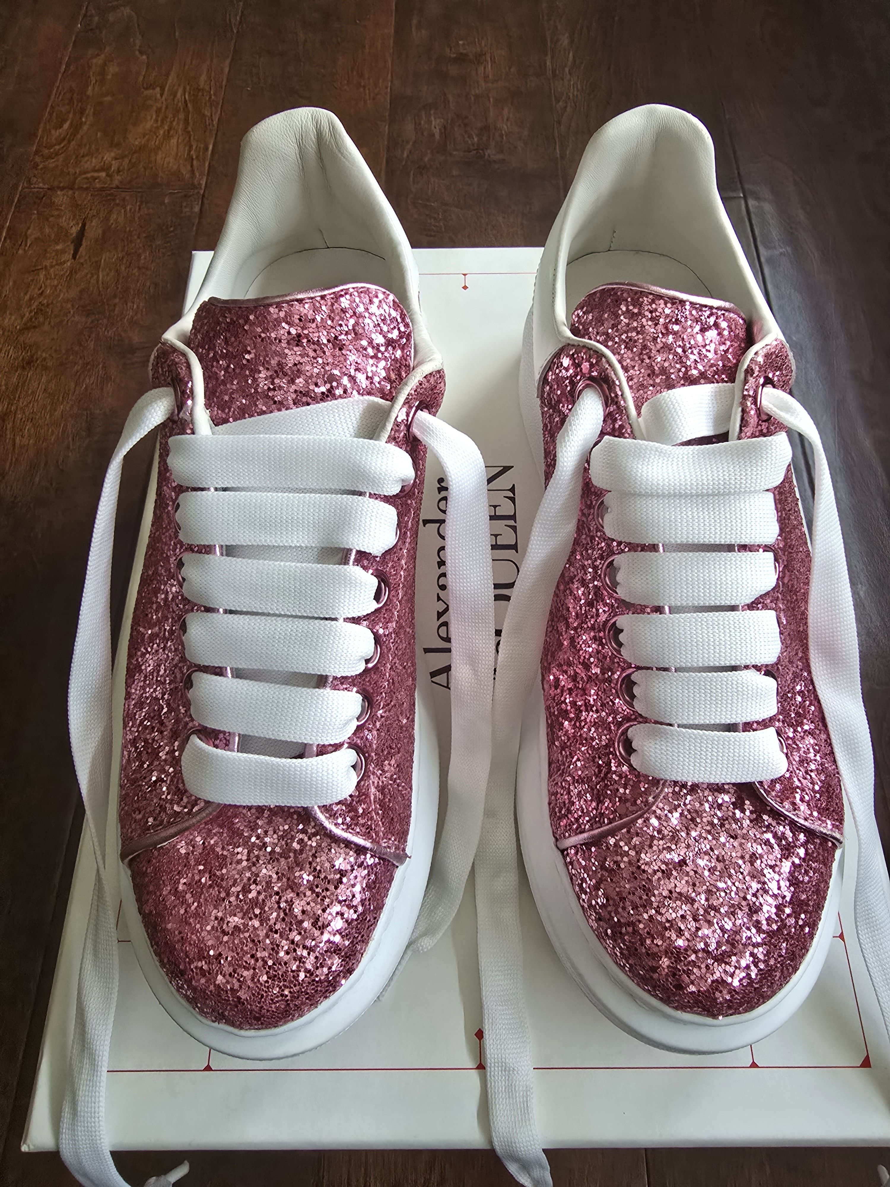 Alexander Mcqueen White Shoe Box With Red Trim
